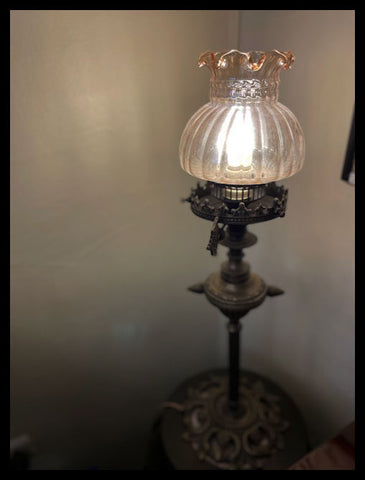 II.3046   LÁMPARA BRONCE DE SOBREMESA