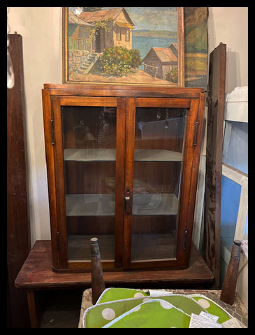 I.3866 VITRINA DE MADERA