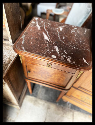 I.4033 VELADOR CON MÁRMOL