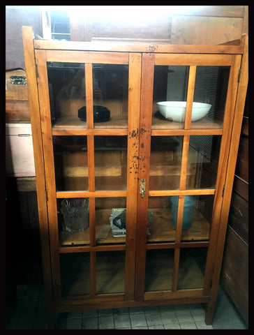 I.1746 VITRINA DE MADERA