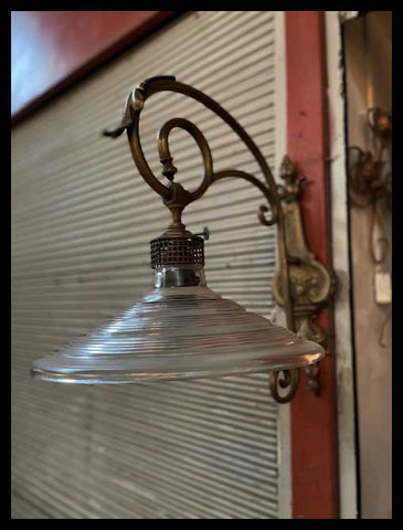 II.3100   APLIQUÉ DE BRONCE Y VIDRIO