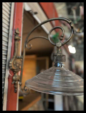 II.3100   APLIQUÉ DE BRONCE Y VIDRIO