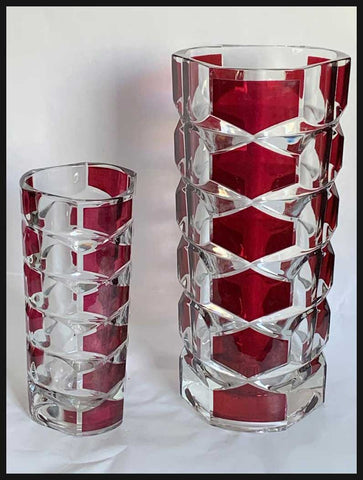 II.2327 PAR DE FLOREROS ROJOS