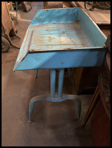 I.3302   PUPITRE DE FIERRO