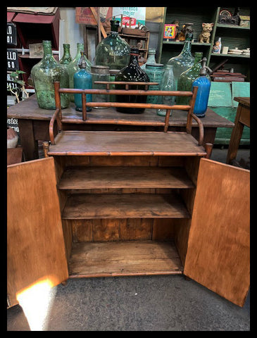 I.3883 MUEBLE DE BAMBÚ