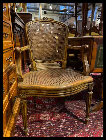 I.3322  PAR DE SILLONES TALLADOS CON JUNCO