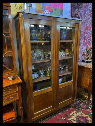 I.3339  ALACENA CON CUBIERTA DE MÁRMOL