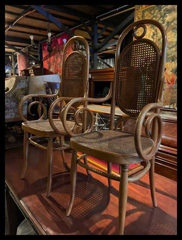 I.3346  PAREJA DE SILLONES VIENA