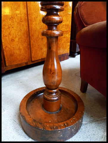 II.3566 LÁMPARA DE PIE DE MADERA