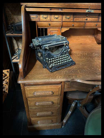 I.3360  MÁQUINA DE ESCRIBIR