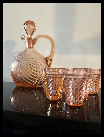 II.3567 JUEGO DE LICOR