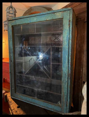 I.3380  MUEBLE BOTIQUÍN PATINADO