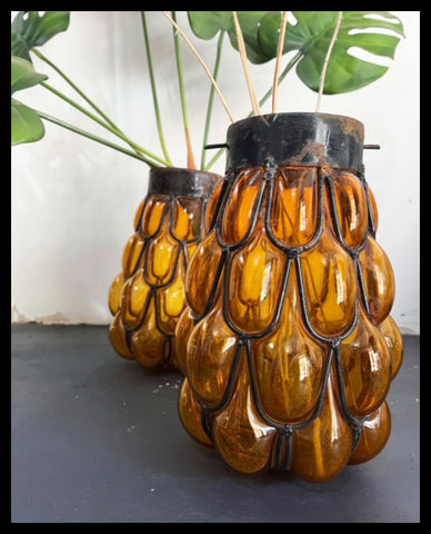 II.3568 PAR DE PANTALLAS DE VIRIO SOPLADO ÁMBAR