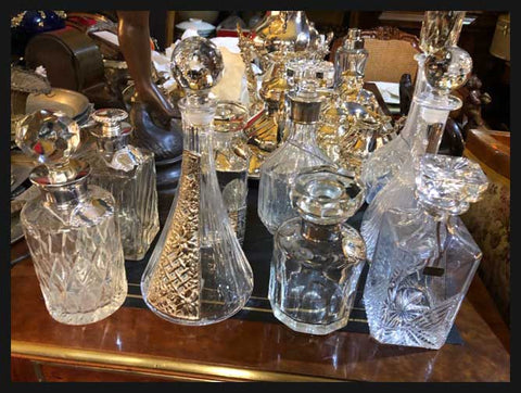 II.2343 BOTELLAS CON GOLLETE DE PLATA