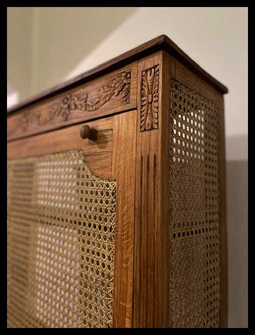 I.3393  MUEBLE DE JUNCO ADAPTADO COMO REPISA