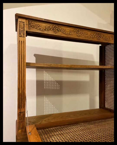 I.3393  MUEBLE DE JUNCO ADAPTADO COMO REPISA