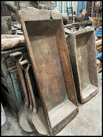 II.3173  BATEAS DE MADERA