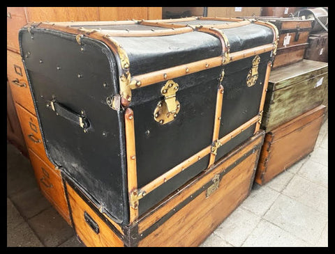 II.3492 BAÚL DE VIAJE