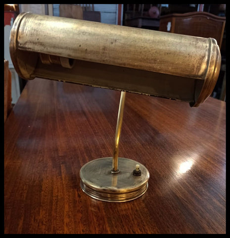 II.3475 LÁMPARAS DE MESA DE BRONCE