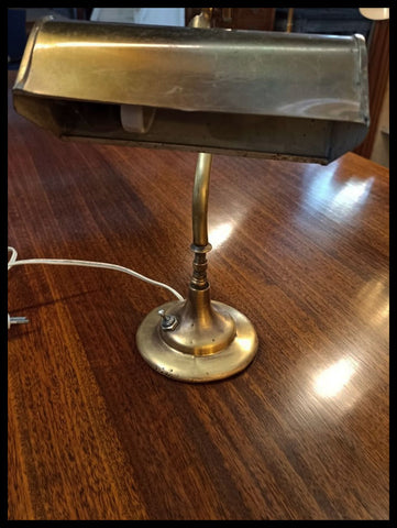 II.3475 LÁMPARAS DE MESA DE BRONCE