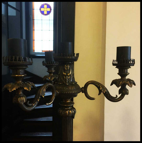 II.2646	LÁMPARA DE PIE DE BRONCE