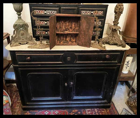 I.3438  APARADOR NEGRO CON MÁRMOL