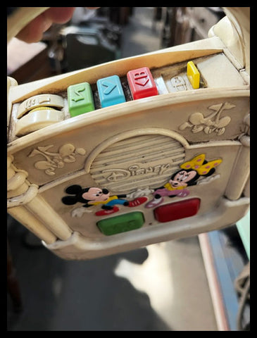 II.3532 ANTIGUA RADIO DE MICKEY