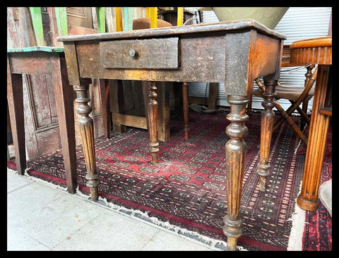 I.3442   MESA CON CAJÓN