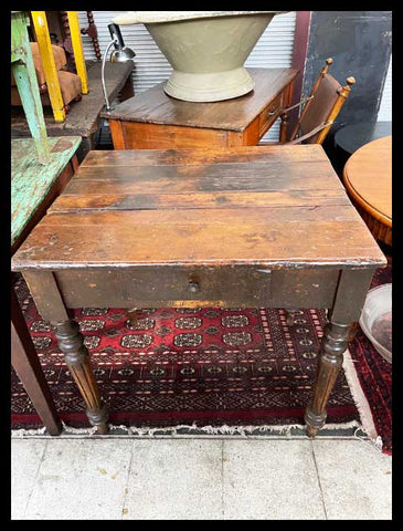 I.3442   MESA CON CAJÓN