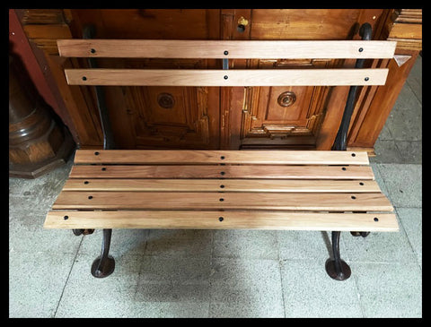 I.3460   ESCAÑO DE FIERRO FUNDIDO