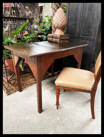 I.3467   MESA  ESCRITORIO CUBIERTA DE LATÓN LACADA