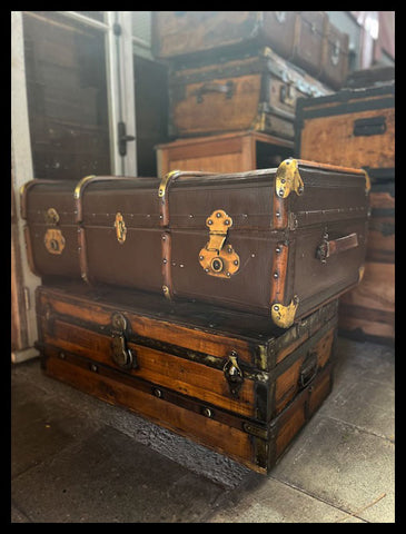 II.3478 BAÚLES DE VIAJE