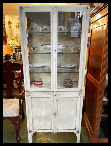 I.3480  VITRINA MÉDICA BLANCA