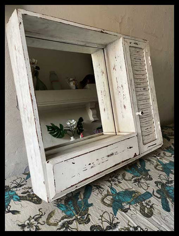 II.3204  BOTIQUÍN CON ESPEJO