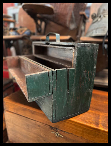 II.3479 CAJA DE HERRAMIENTAS VERDE