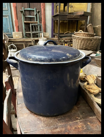 II.3211  GRAN OLLA ENLOZADA