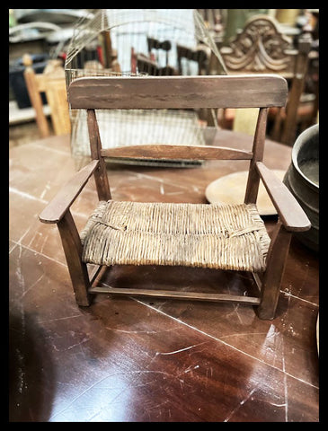 II.3214   SILLAS EN MINIATURA