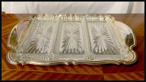 II.2361 BANDEJA DE PLAQUÉ CON PLATILLOS DE CRISTAL