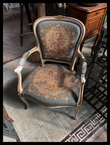 I.3899 SILLAS LUIS XV TAPIZ ORIGINAL BORDADO
