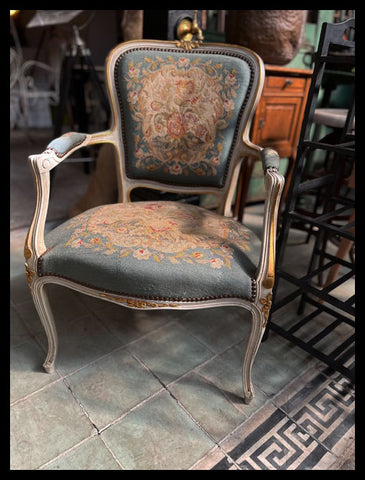 I.3899 SILLAS LUIS XV TAPIZ ORIGINAL BORDADO