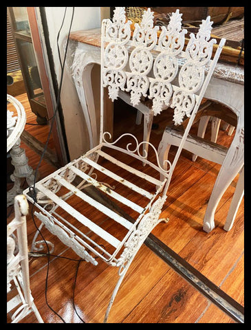 I.3515   JUEGO DE TERRAZA OVALADO FIERRO FUNDIDO