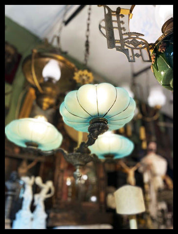 II.3225   LÁMPARA TRIPLE OPALINA CELESTE