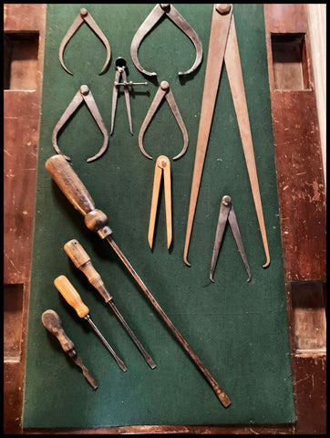 II.3234   JUEGO DE HERRAMIENTAS ANTIGUAS