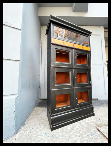 I.3545   LIBRERO NEGRO VIDRIADO