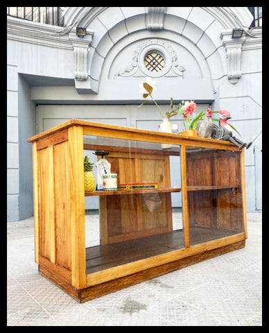 I.3549   VITRINA ALMACEN LINGUE