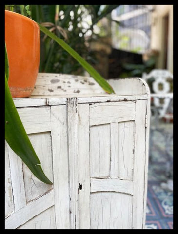 I.3553   MUEBLECITO DE CAMPO BLANCO