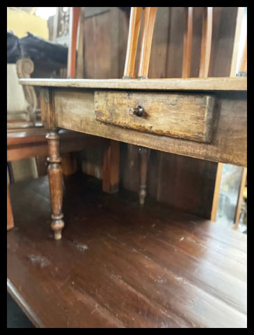 I.3566  MESA CHILENA CON CAJÓN