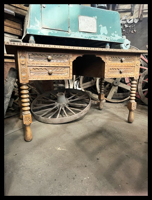 I.4056 ESCRITORIO CRUZ MONTT