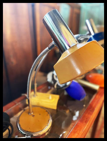 II.3271  LÁMPARA INDUSTRIAL DE MESA