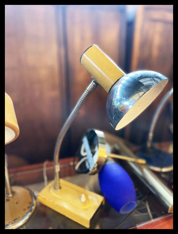 II.3273  LÁMPARA INDUSTRIAL DE MESA